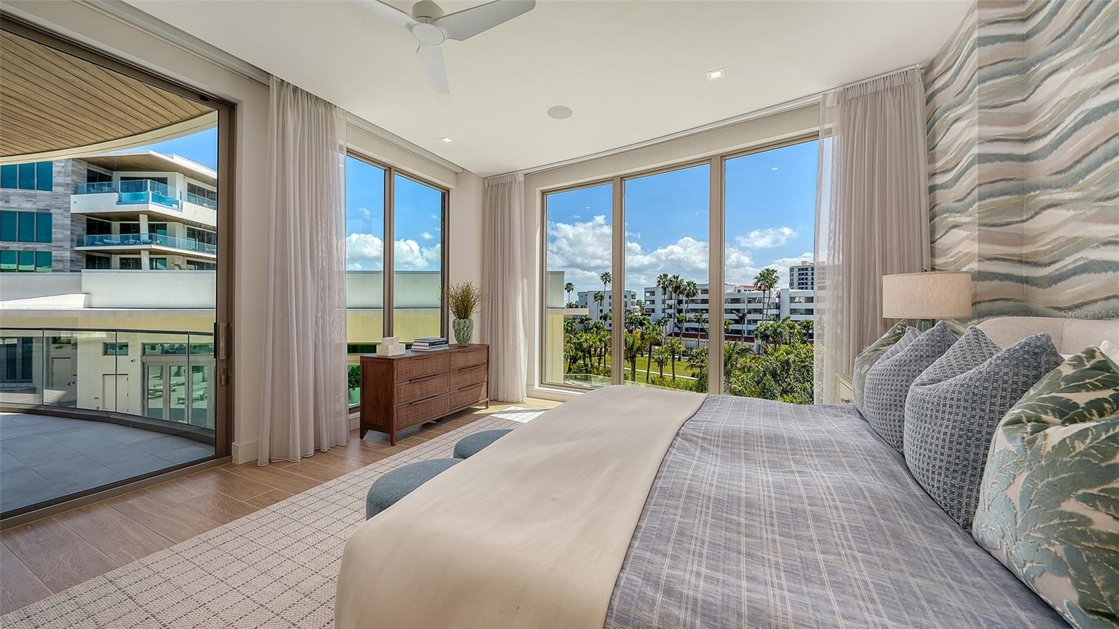 1561 GULF OF MEXICO DR #304, LONGBOAT KEY, FL — photo 48