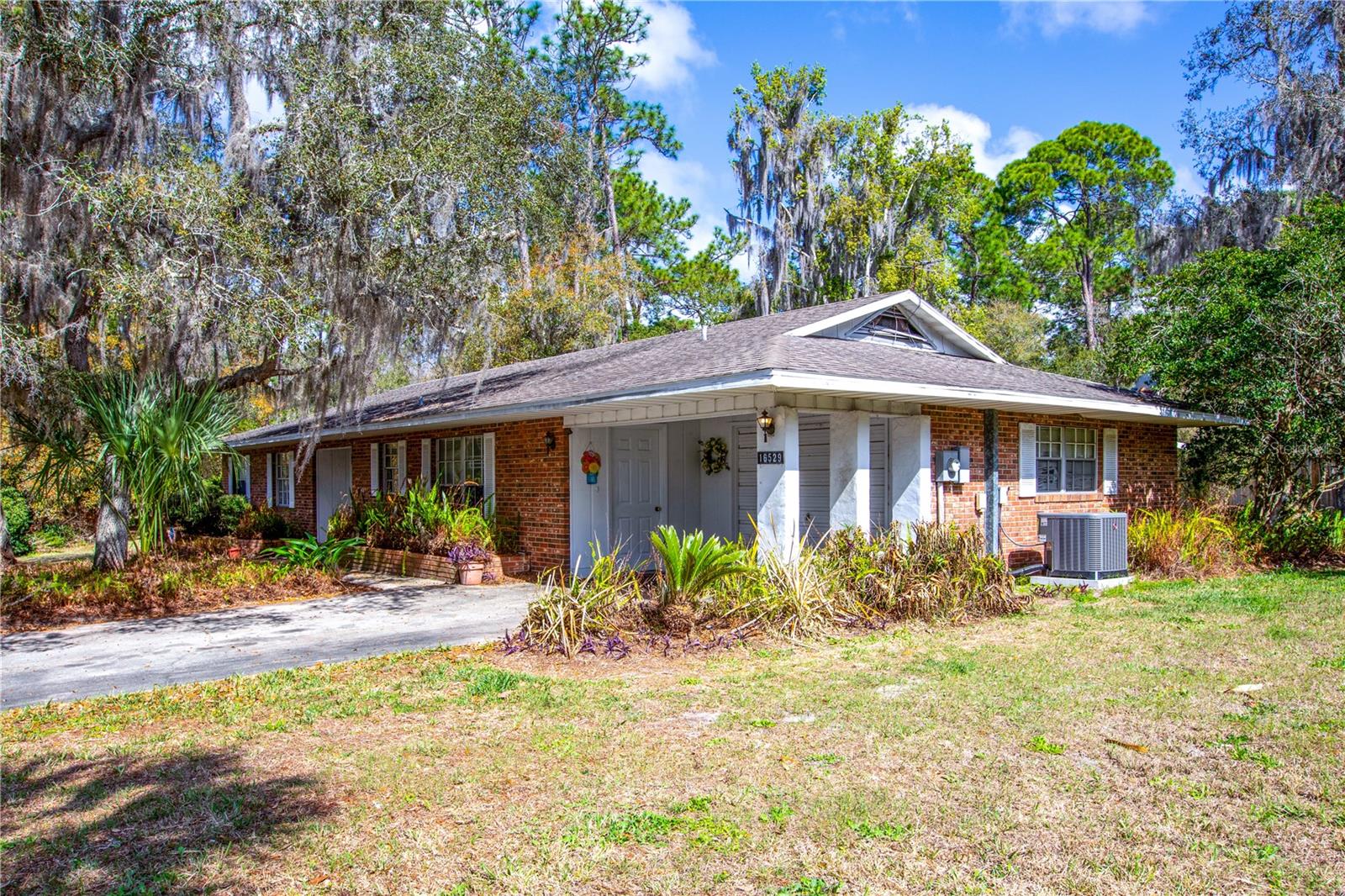 16529 ORANGE AVE, UMATILLA, FL — photo 32