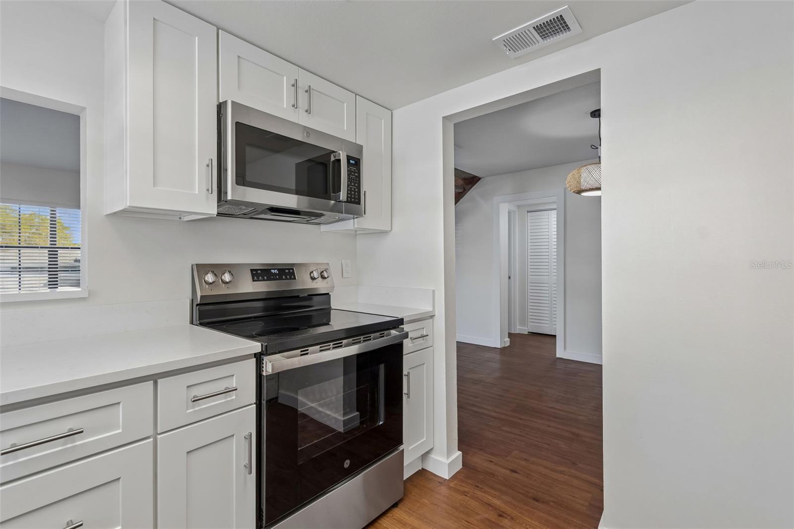 5756 CALAIS BLVD N #8, ST PETERSBURG, FL — photo 12