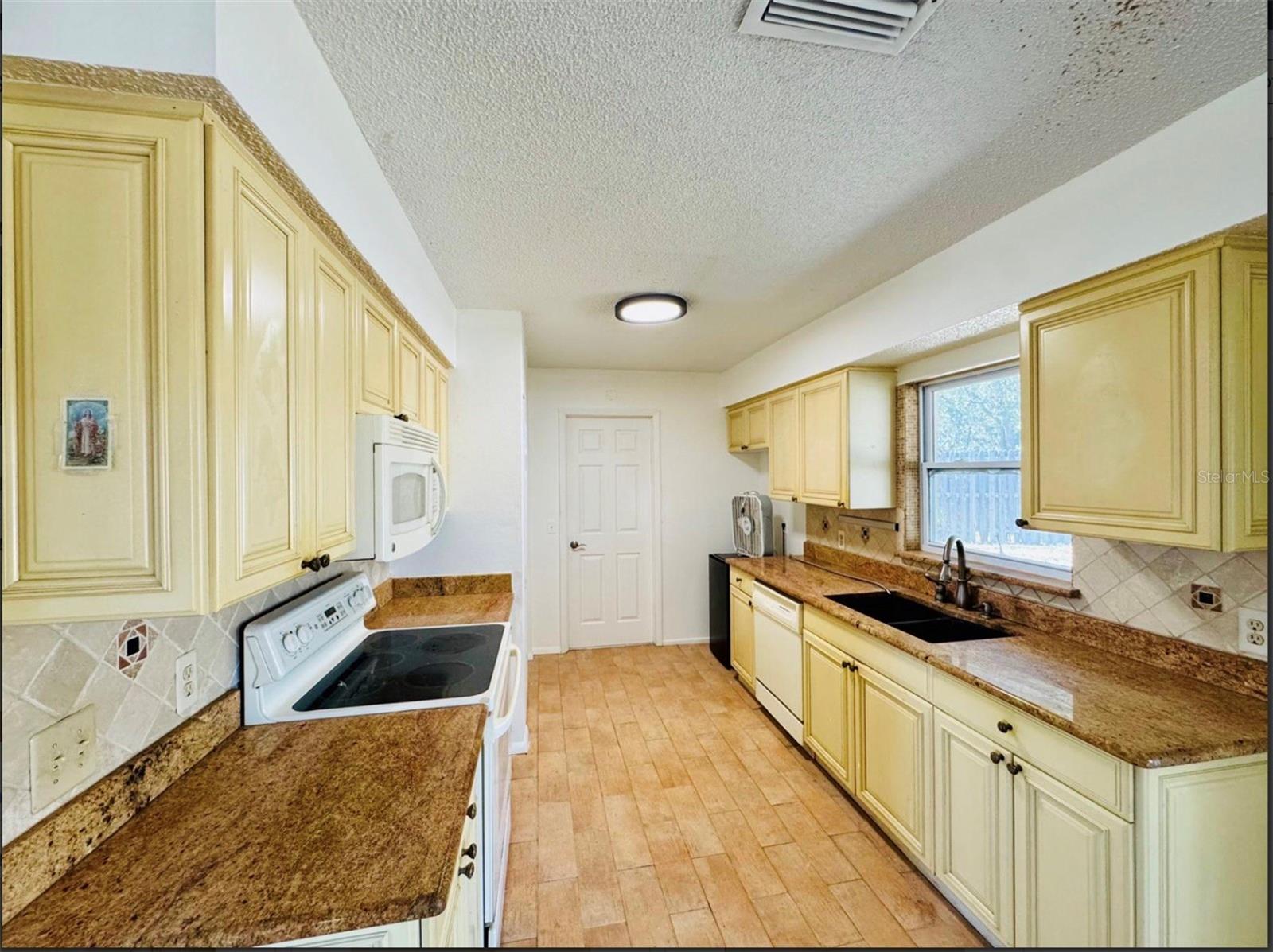 7423 MOHAWK TRL, SPRING HILL, FL — photo 17