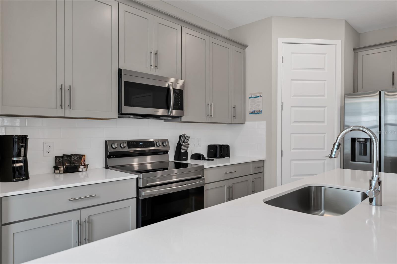 7833 SPECTRUM DR, KISSIMMEE, FL — photo 30