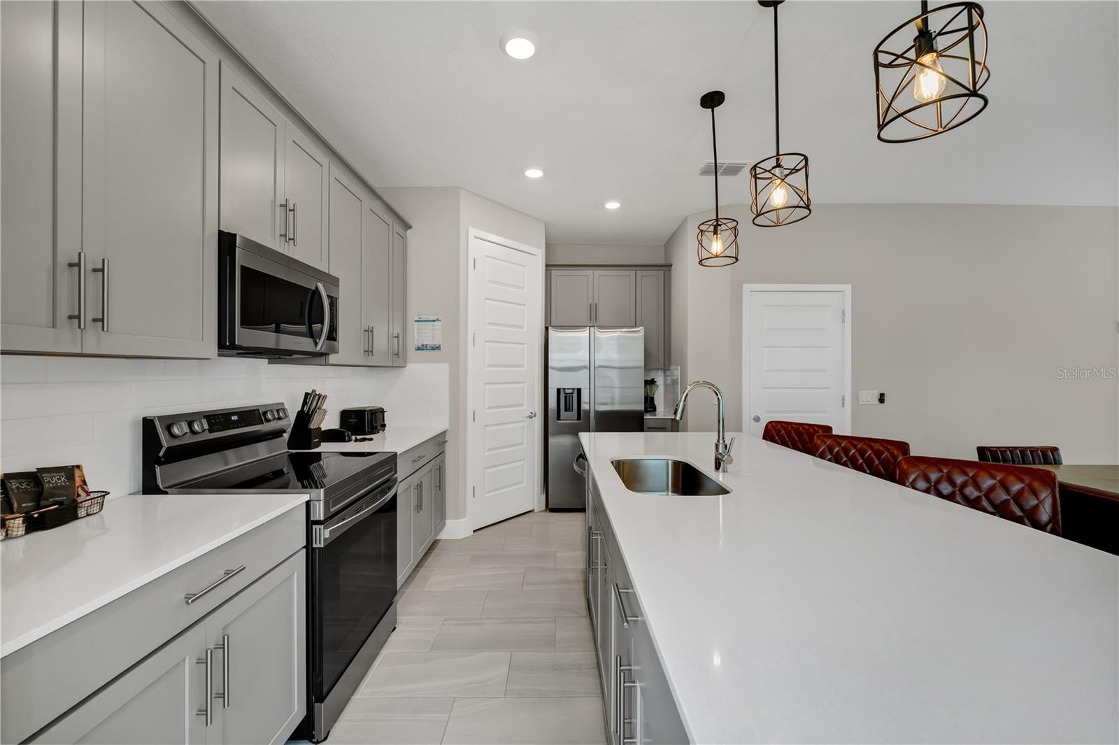 7833 SPECTRUM DR, KISSIMMEE, FL — photo 31