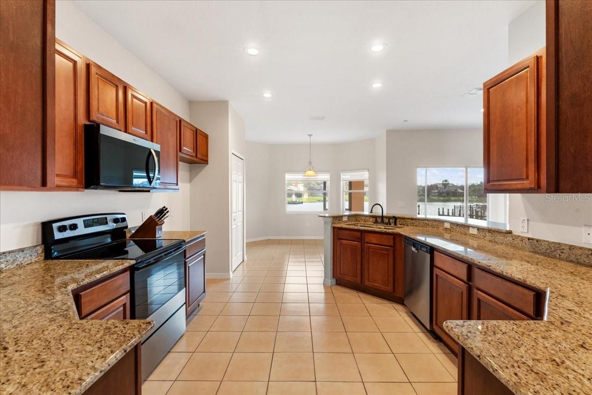 3533 SOMERSET CIR, KISSIMMEE, FL — photo 16
