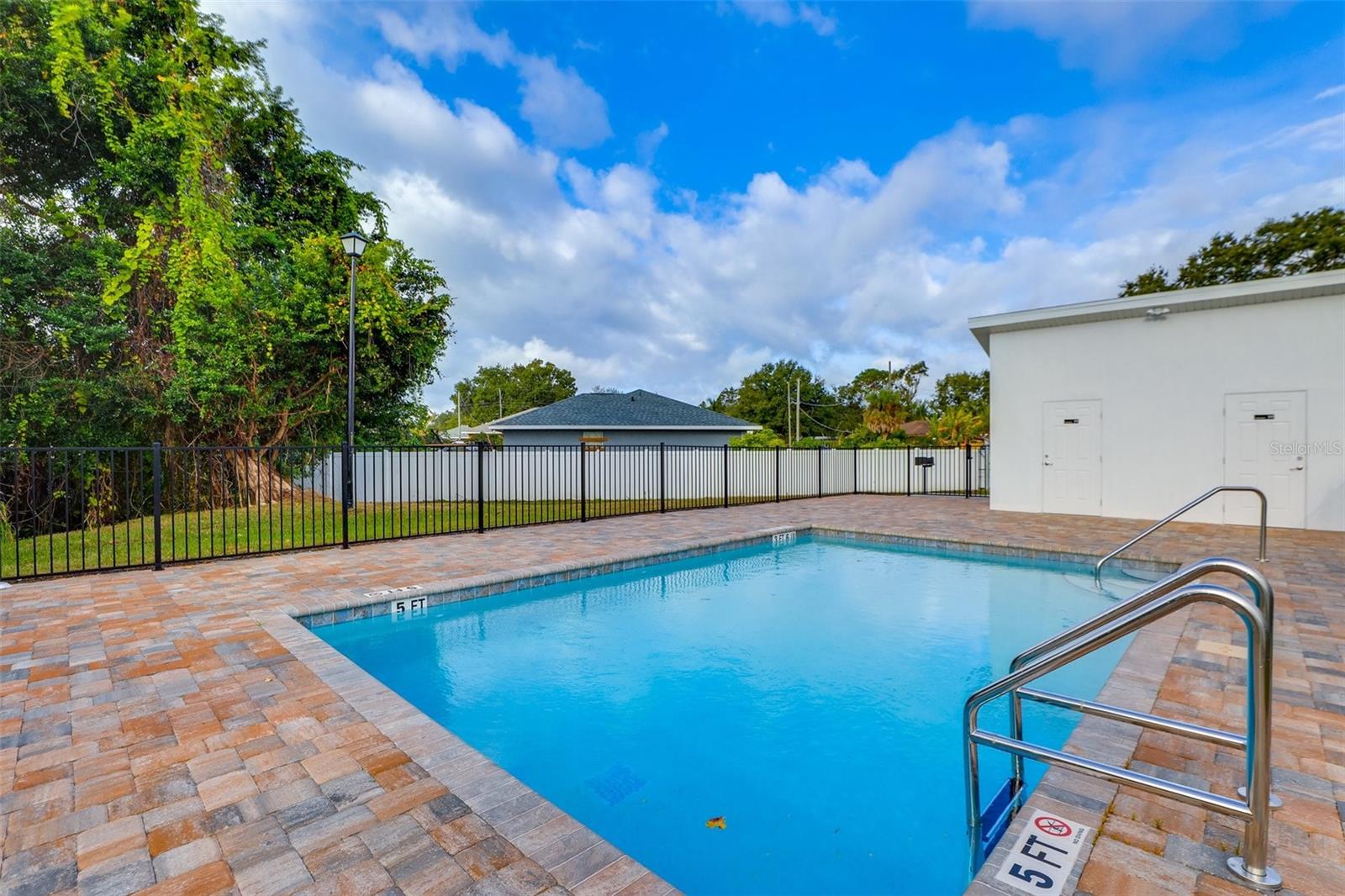 2441 6TH AVENUE DR E, BRADENTON, FL — photo 4
