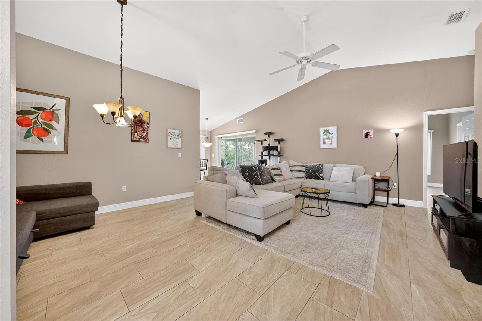 203 ASHLEY LOOP, DAVENPORT, FL — photo 5
