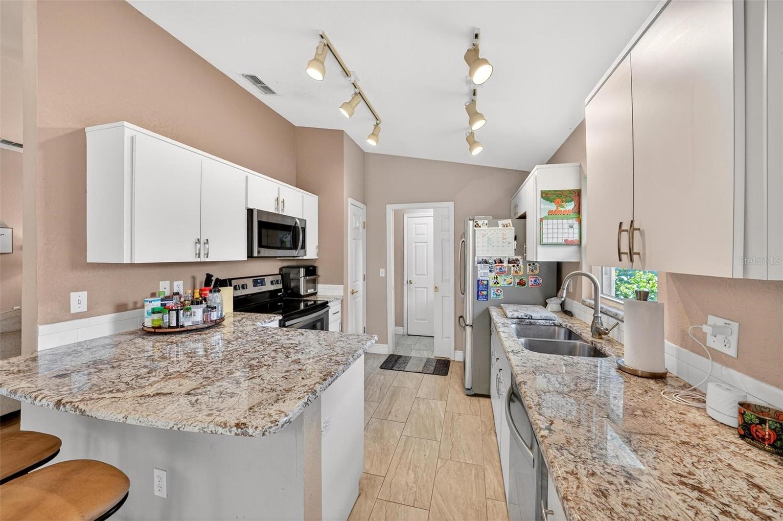 203 ASHLEY LOOP, DAVENPORT, FL — photo 10