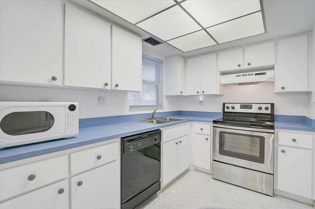 2875 SWIFTON DR #58, SARASOTA, FL — photo 8