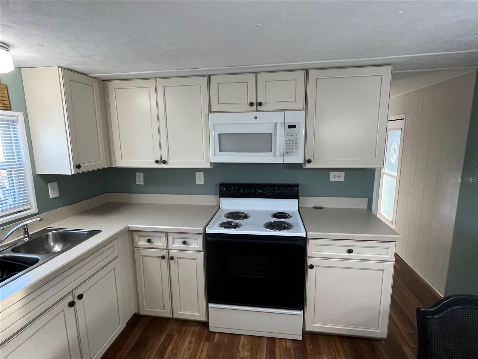712 LOCARNO DR, VENICE, FL — photo 8