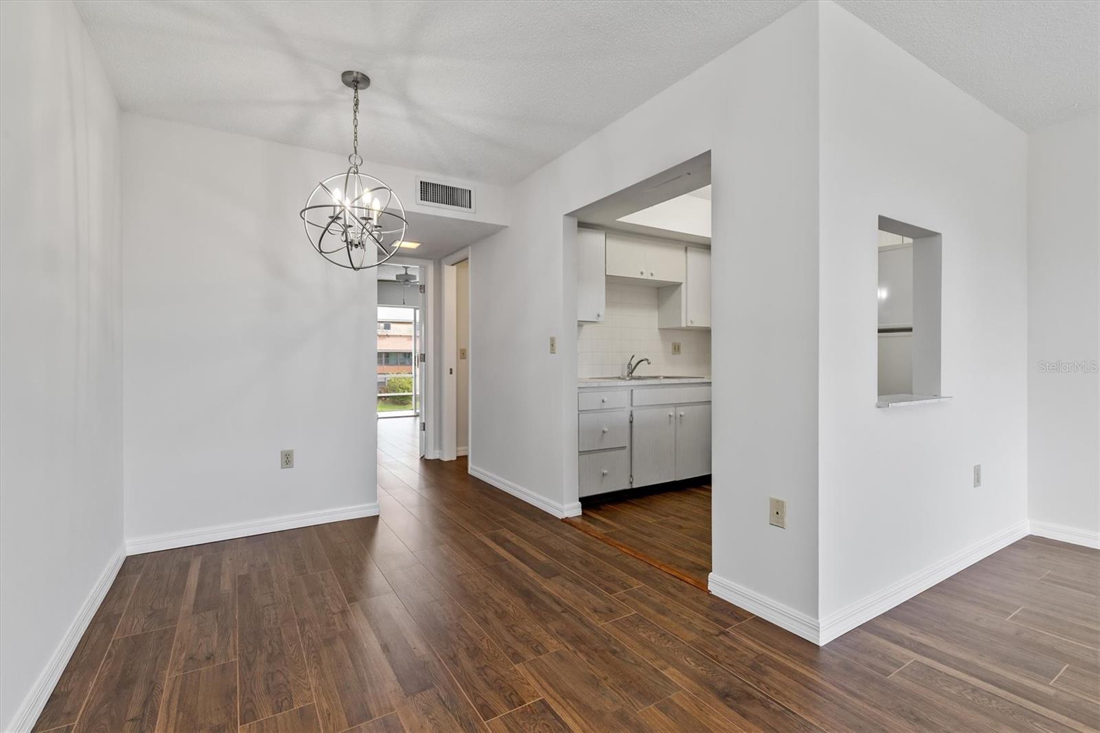 2 QUAILS RUN BLVD #8, ENGLEWOOD, FL — photo 11