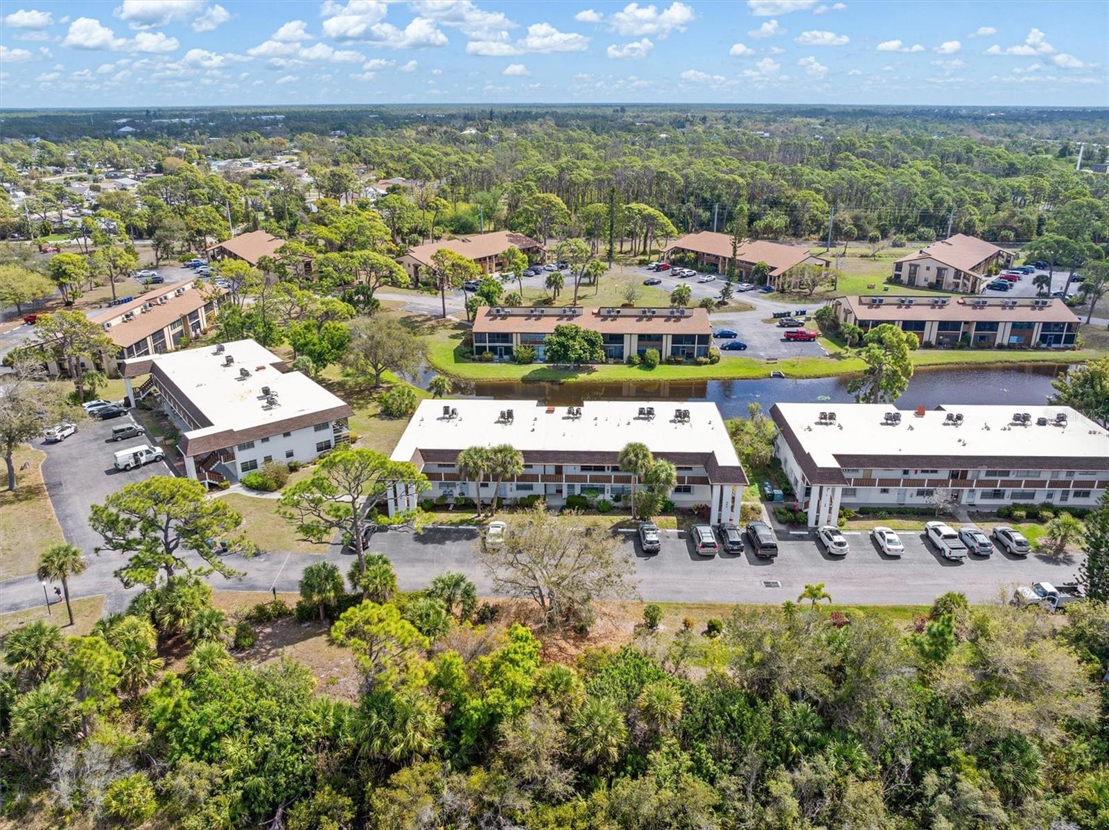2 QUAILS RUN BLVD #8, ENGLEWOOD, FL — photo 32