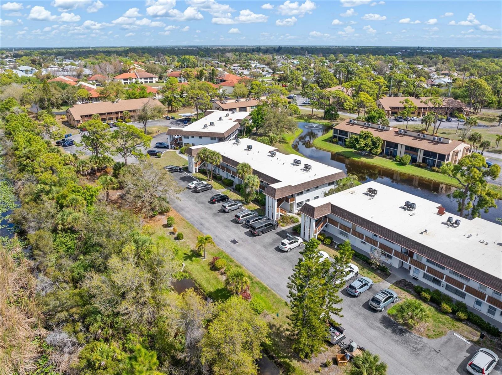 2 QUAILS RUN BLVD #8, ENGLEWOOD, FL — photo 33