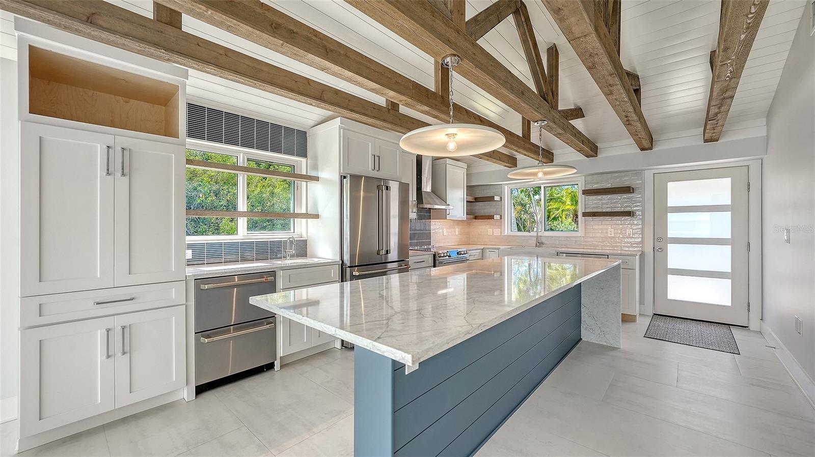 948 SPANISH DR S, LONGBOAT KEY, FL — photo 11