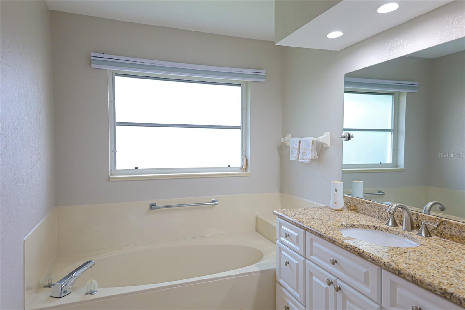 1690 WAXWING CT, VENICE, FL — photo 12