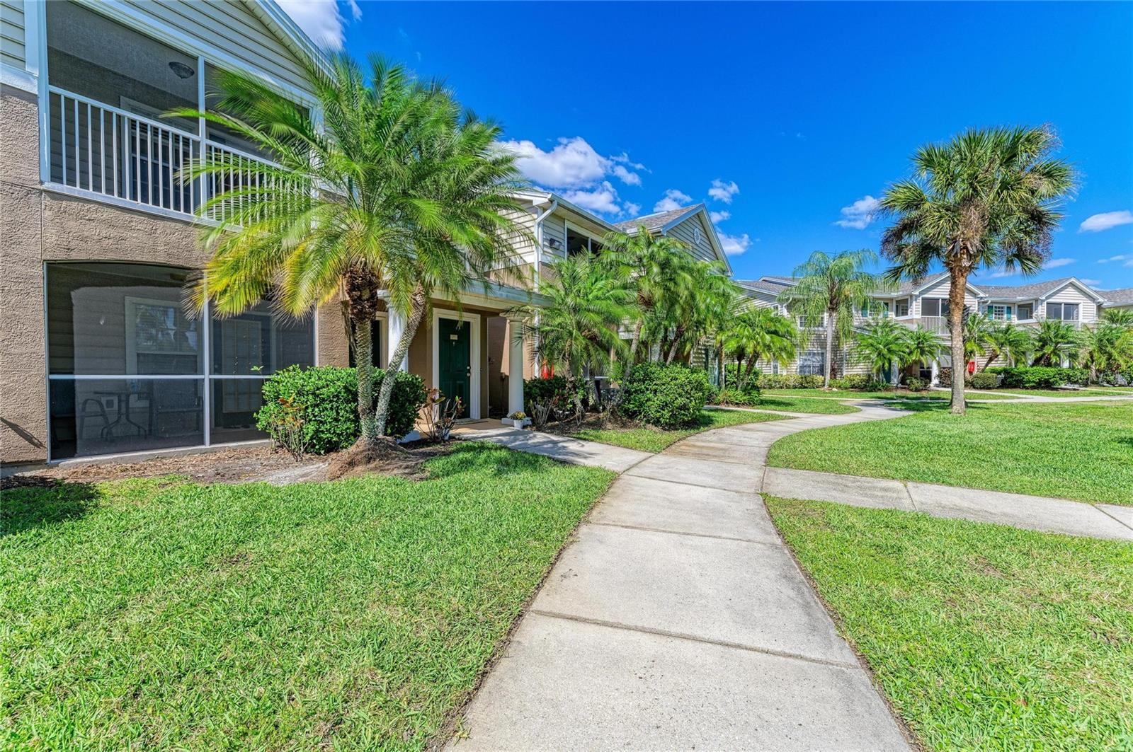 8911 MANOR LOOP #207, LAKEWOOD RANCH, FL