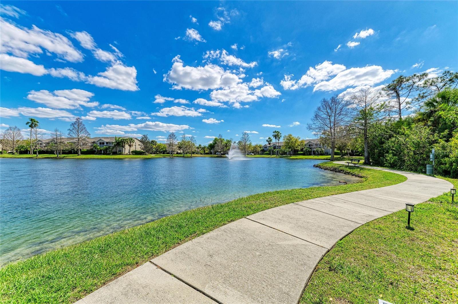 8911 MANOR LOOP #207, LAKEWOOD RANCH, FL — photo 2