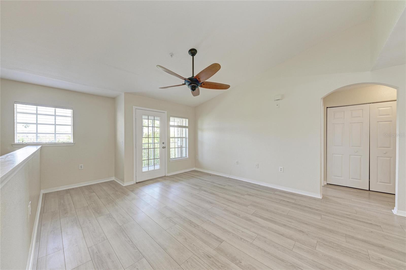 8911 MANOR LOOP #207, LAKEWOOD RANCH, FL — photo 16