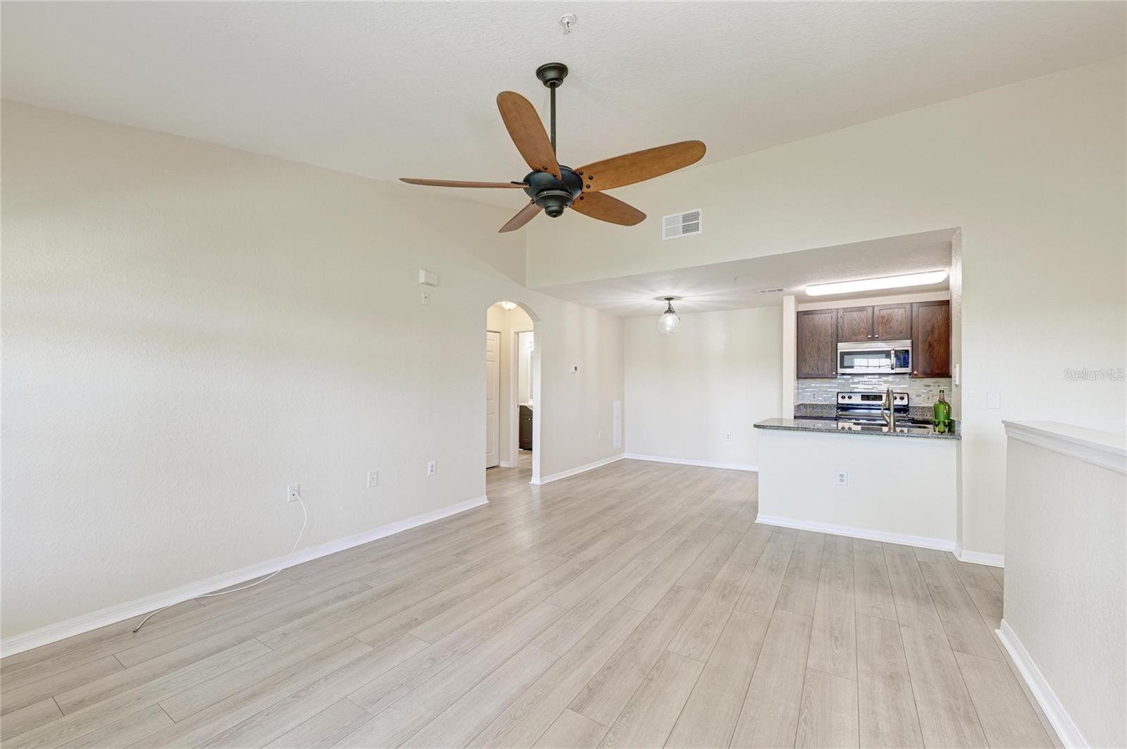 8911 MANOR LOOP #207, LAKEWOOD RANCH, FL — photo 18