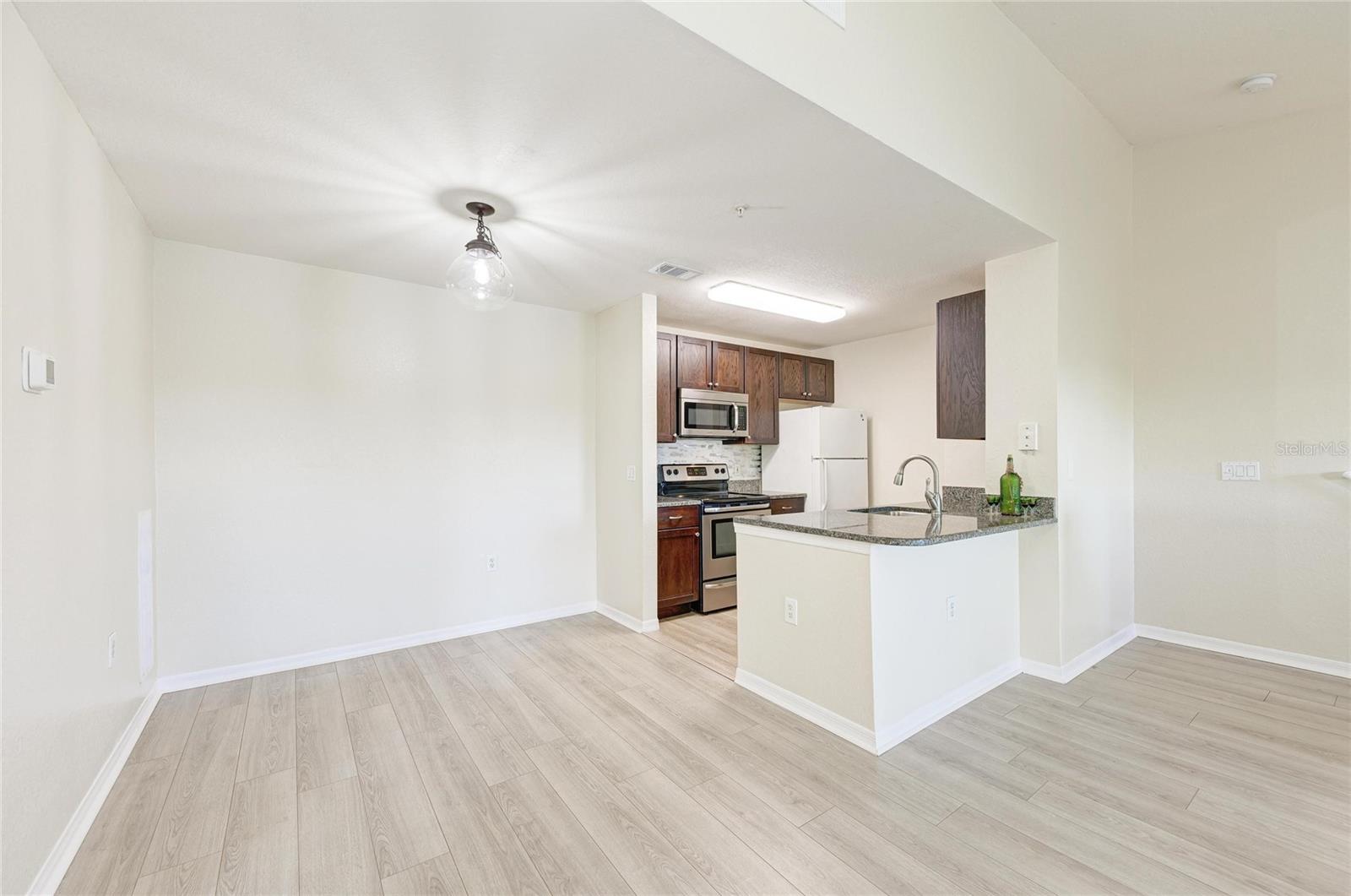 8911 MANOR LOOP #207, LAKEWOOD RANCH, FL — photo 23