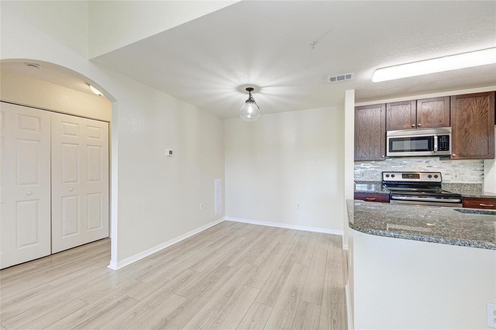 8911 MANOR LOOP #207, LAKEWOOD RANCH, FL — photo 24