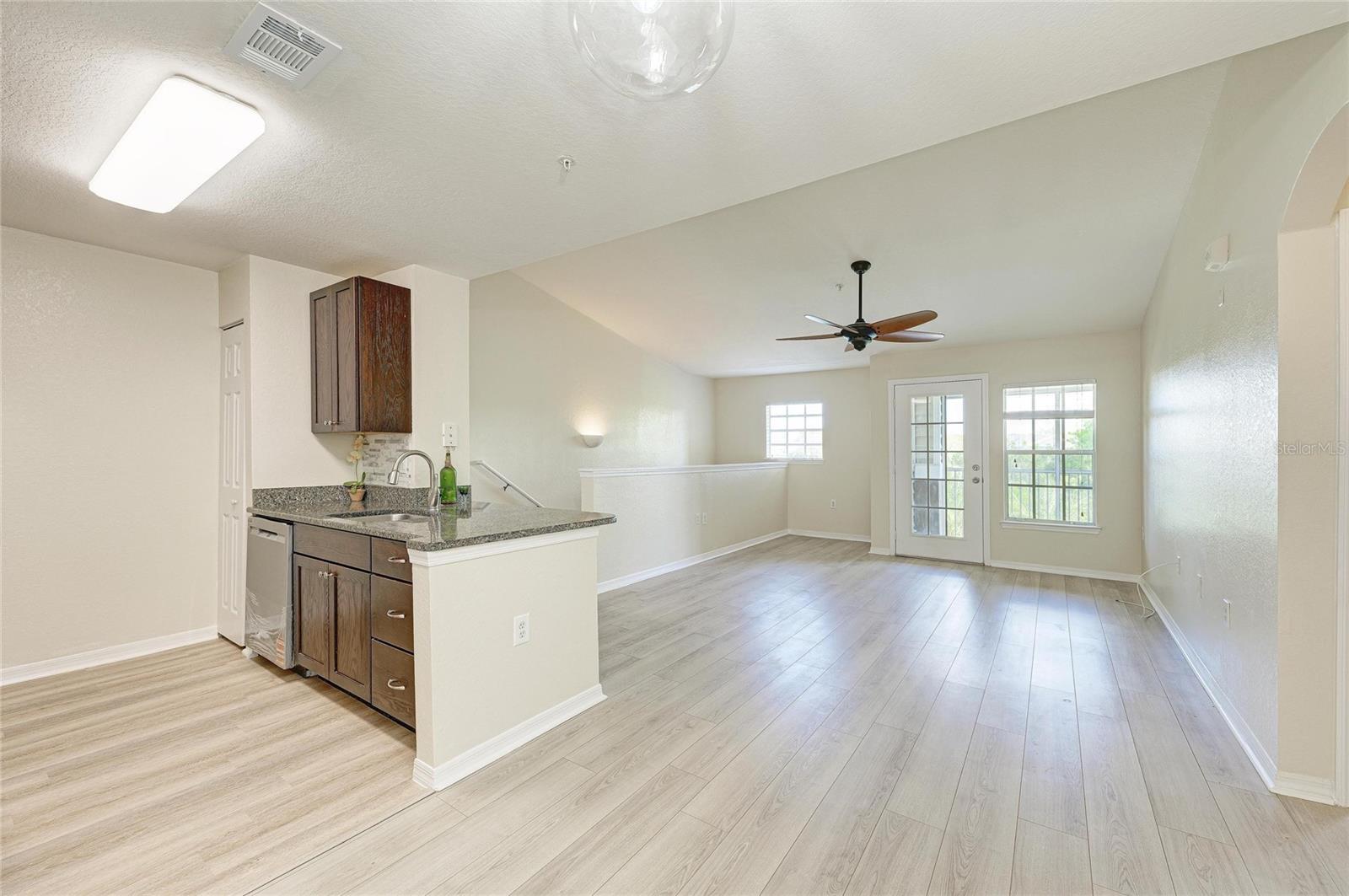 8911 MANOR LOOP #207, LAKEWOOD RANCH, FL — photo 29