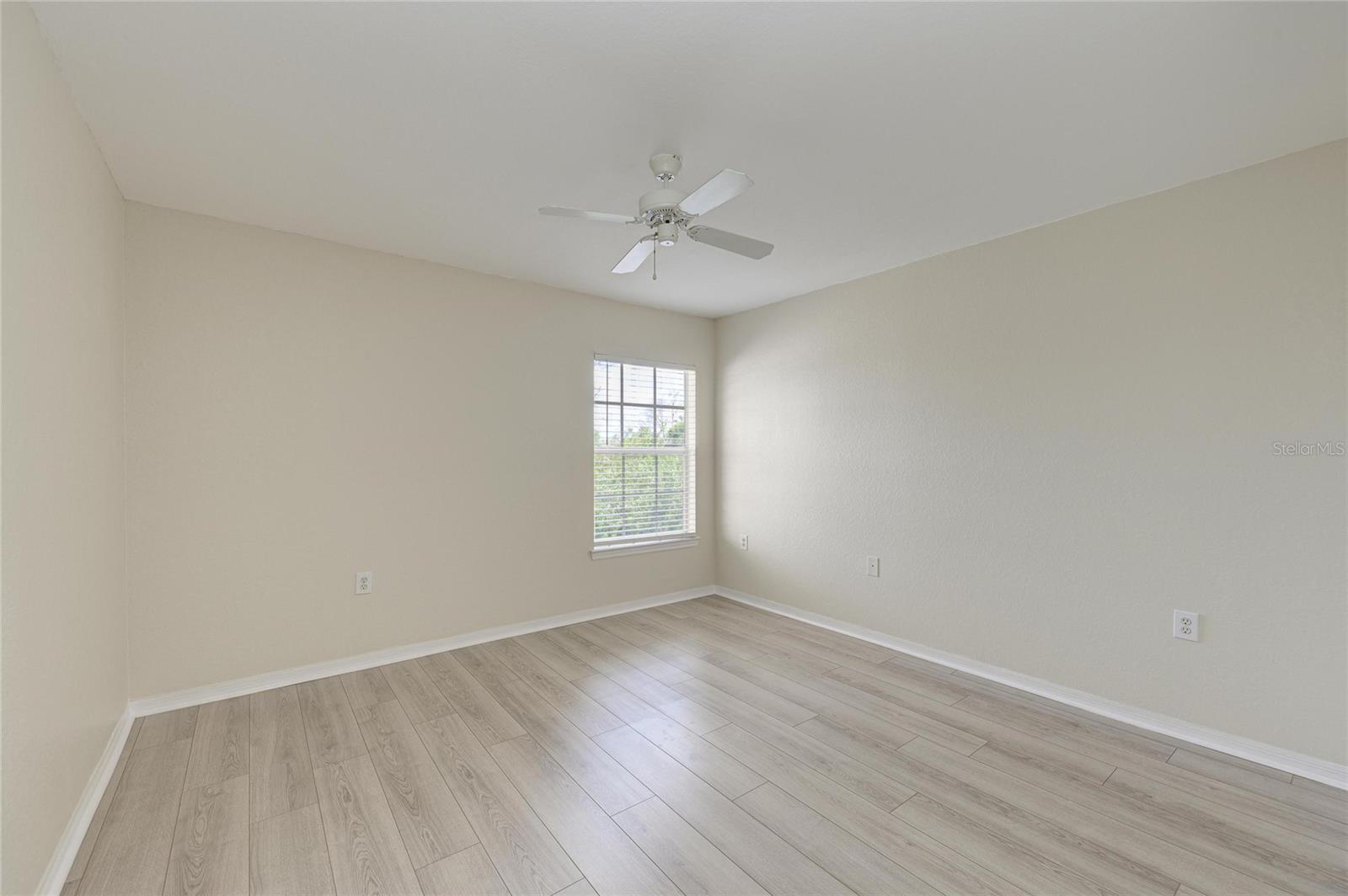 8911 MANOR LOOP #207, LAKEWOOD RANCH, FL — photo 32