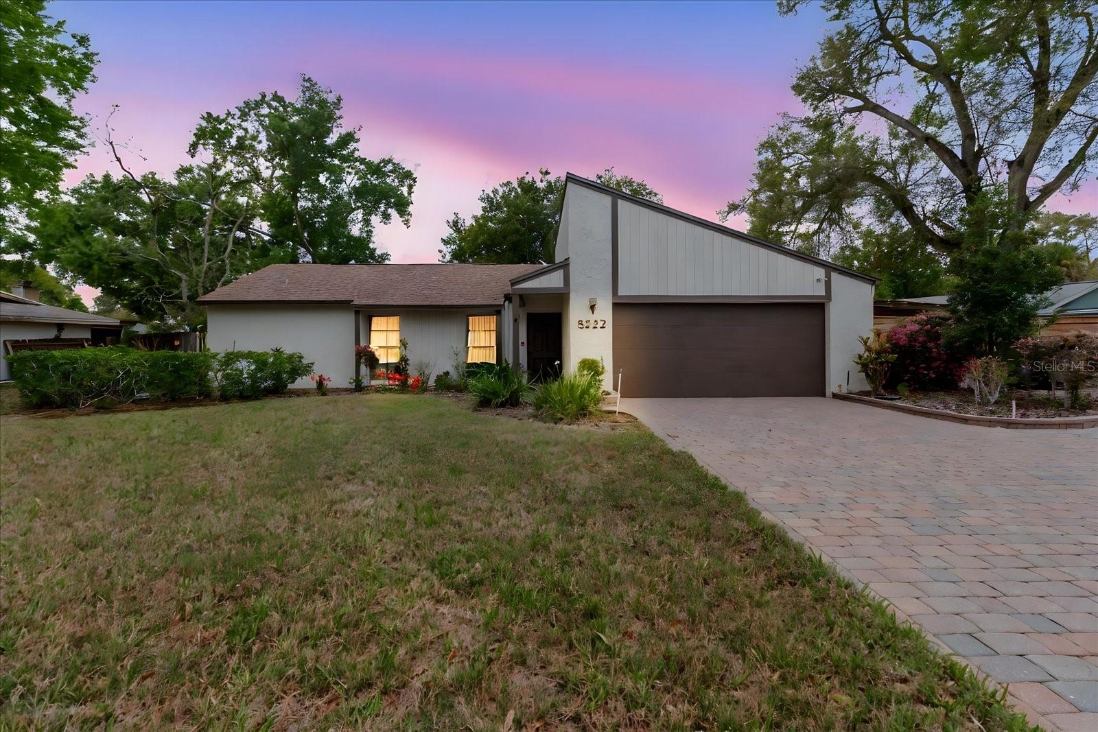 8222 LA SERENA DR, TAMPA, FL — photo 2