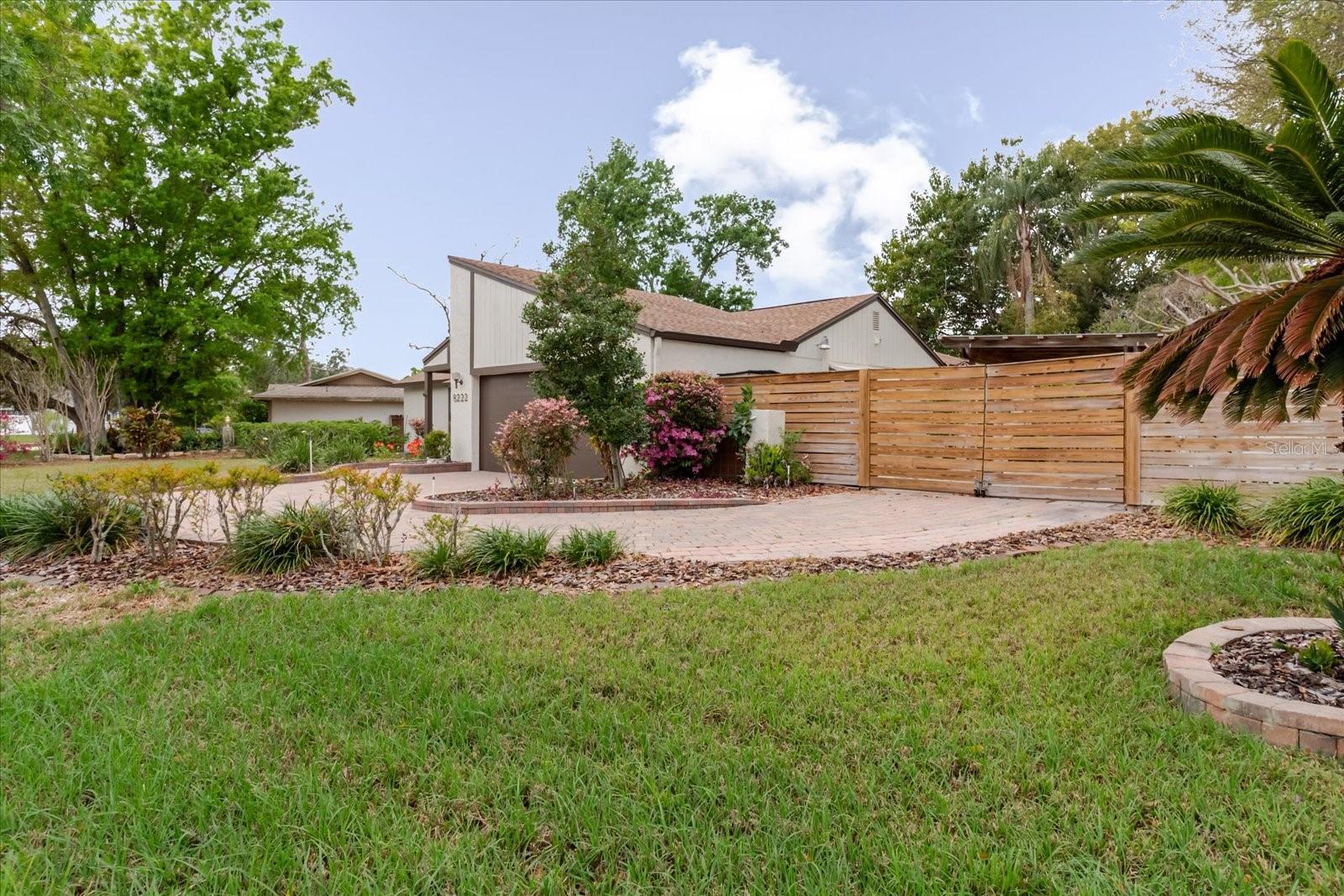 8222 LA SERENA DR, TAMPA, FL — photo 8