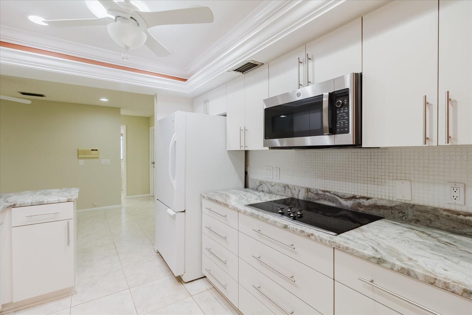 8222 LA SERENA DR, TAMPA, FL — photo 31
