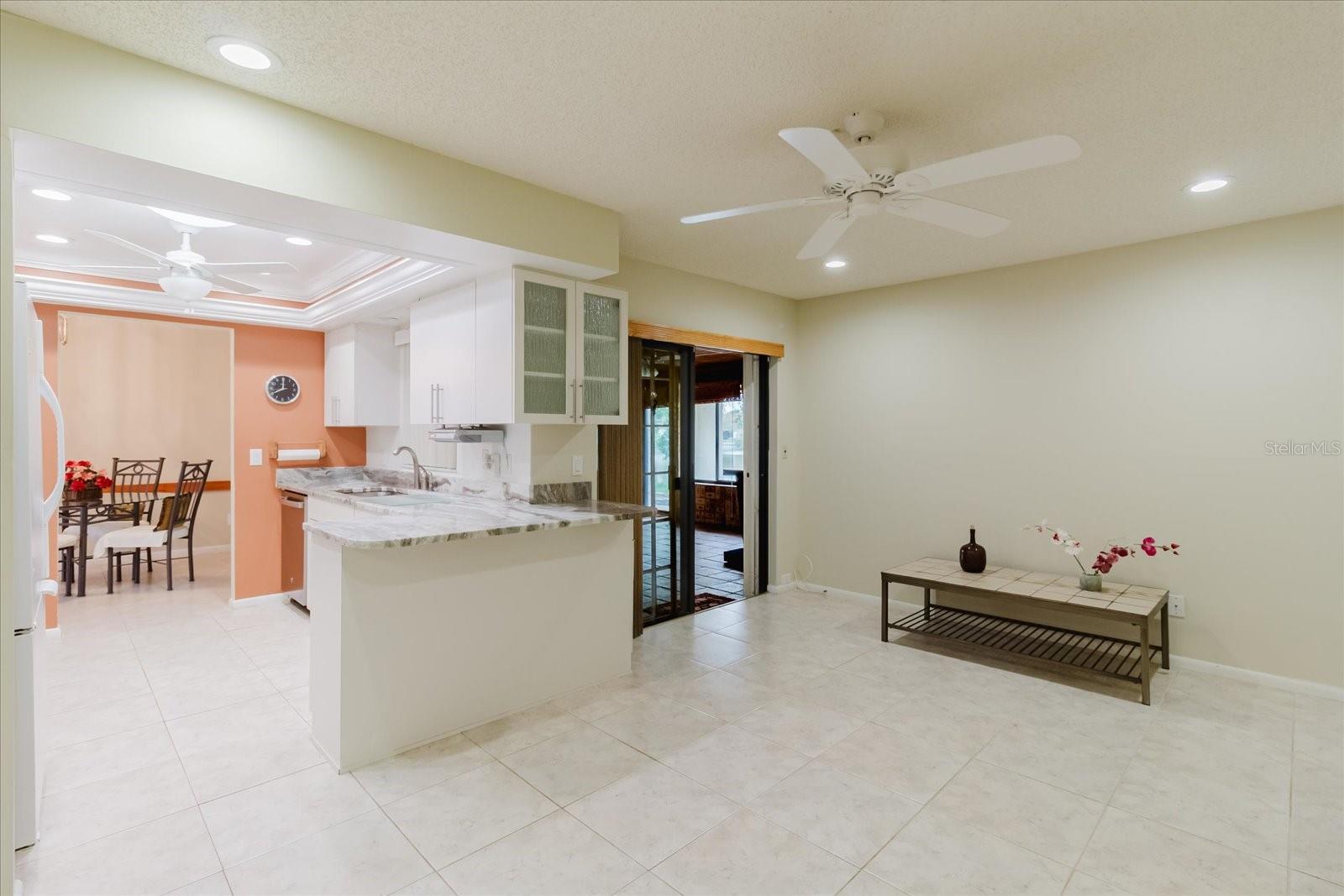 8222 LA SERENA DR, TAMPA, FL — photo 32