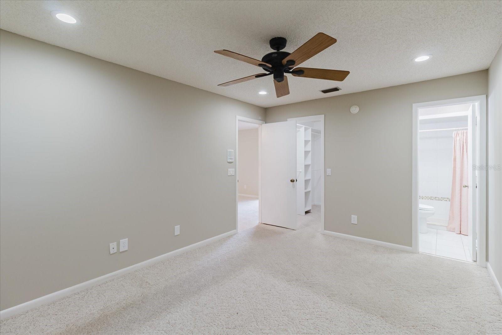 8222 LA SERENA DR, TAMPA, FL — photo 40