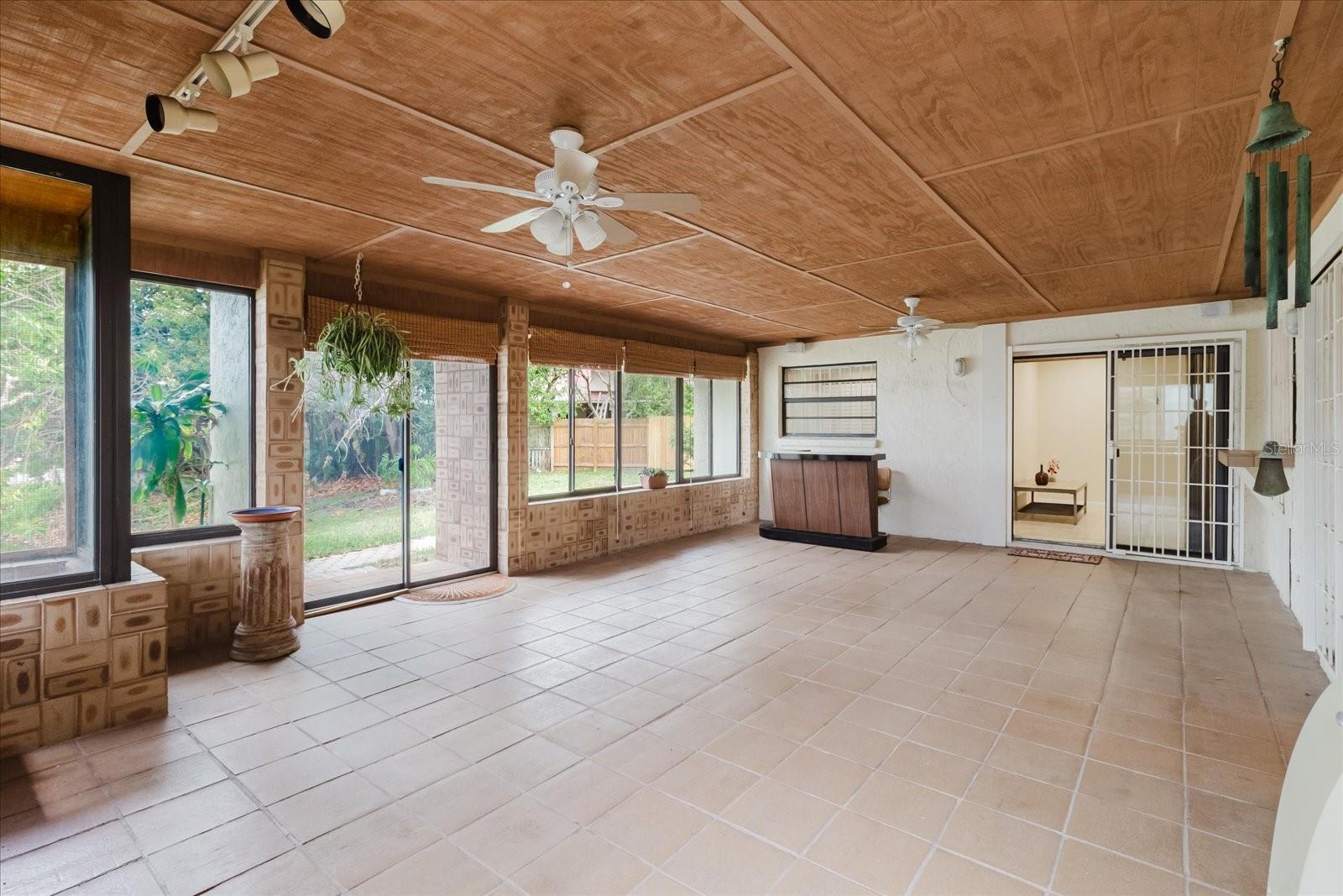 8222 LA SERENA DR, TAMPA, FL — photo 68