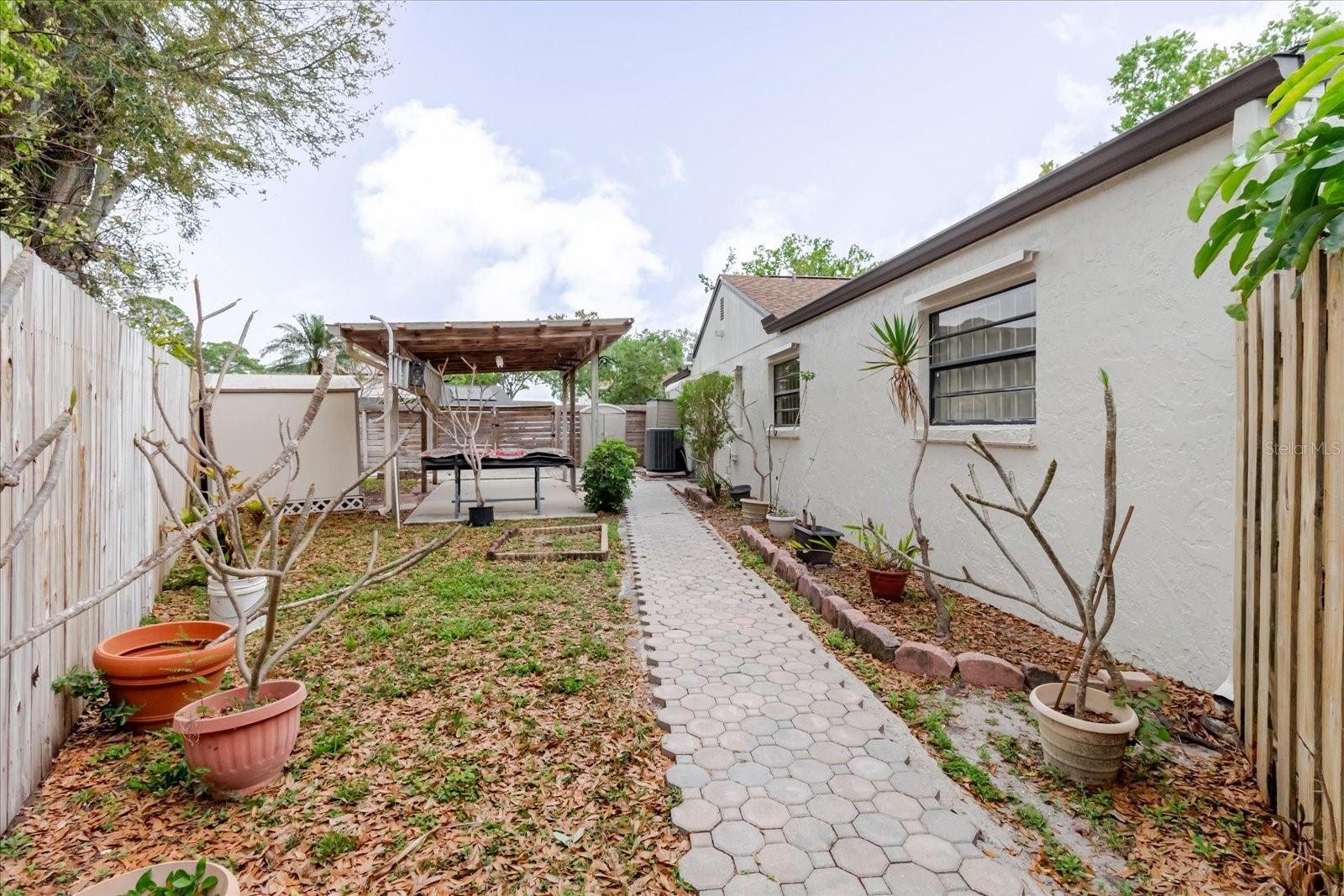 8222 LA SERENA DR, TAMPA, FL — photo 72