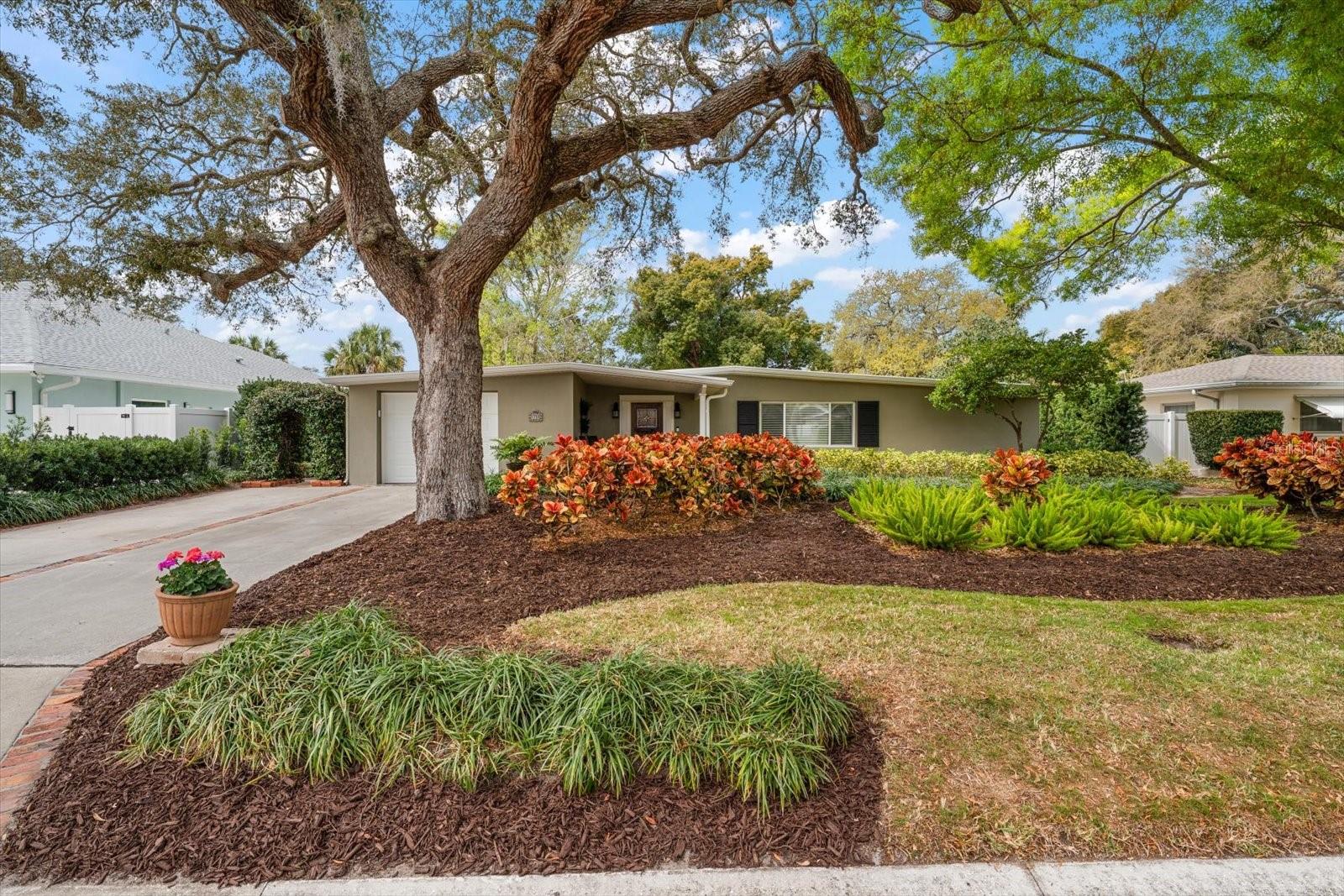 1718 MEREDITH LN, BELLEAIR, FL