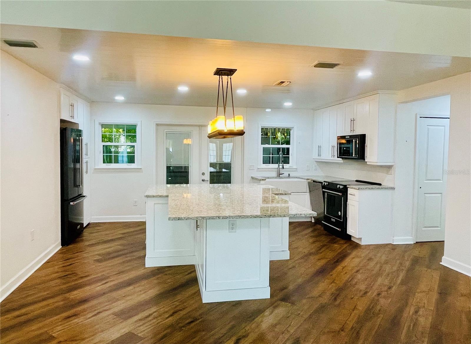 1330 S JEFFERSON AVE, SARASOTA, FL — photo 7