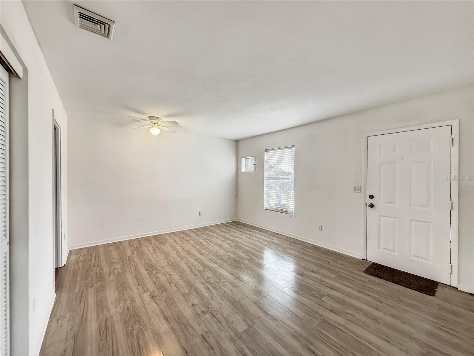 889 W VILLAGE DR, DELTONA, FL — photo 5