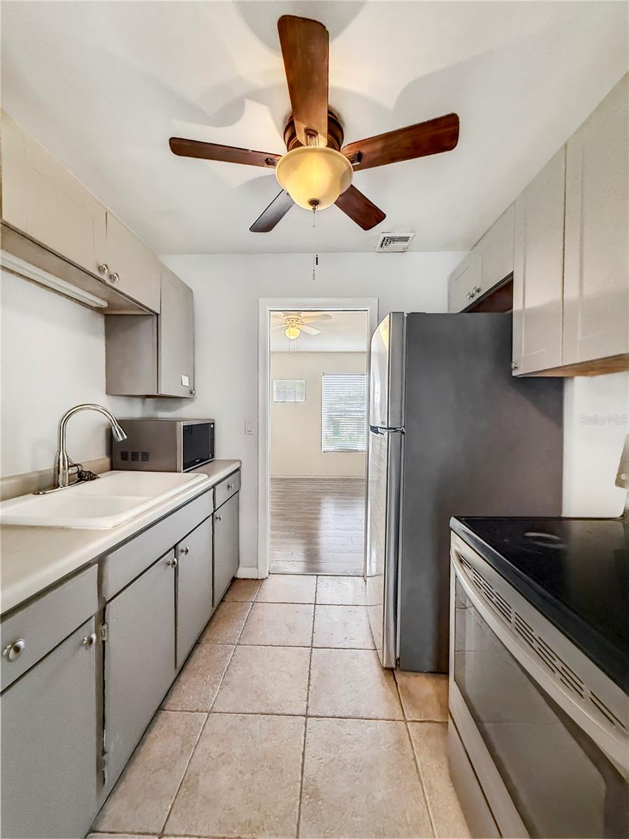 889 W VILLAGE DR, DELTONA, FL — photo 8