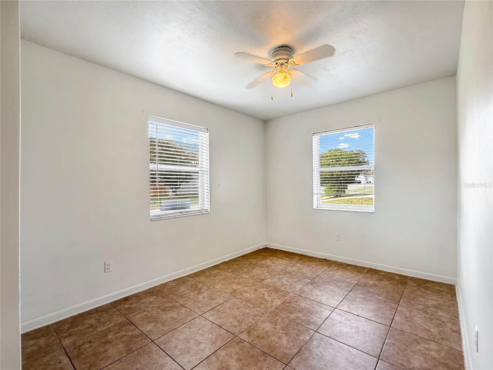 889 W VILLAGE DR, DELTONA, FL — photo 19