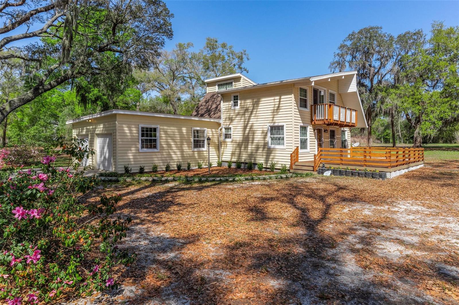 2917 LAKE GRIFFIN RD, LADY LAKE, FL