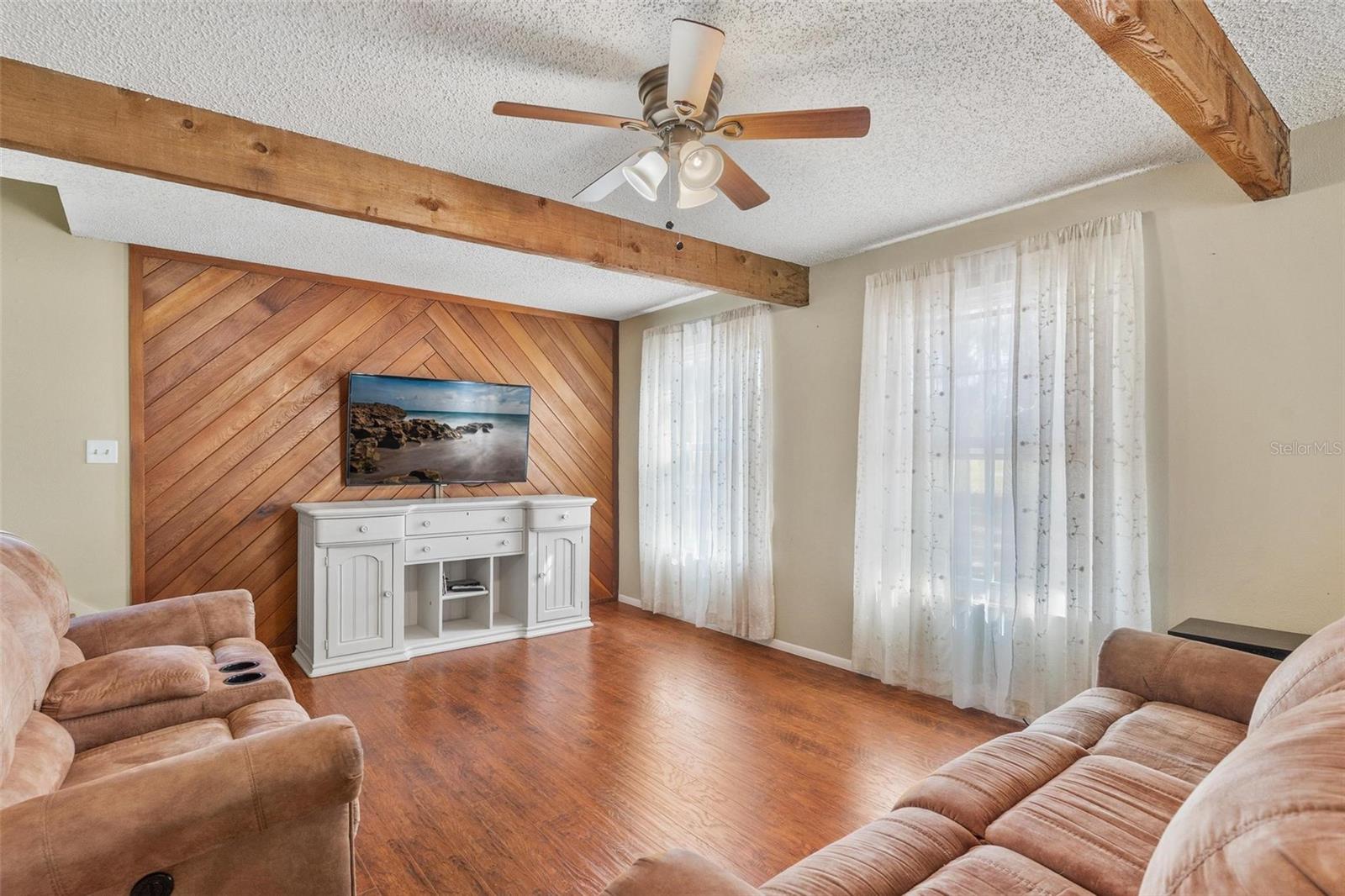 2917 LAKE GRIFFIN RD, LADY LAKE, FL — photo 27