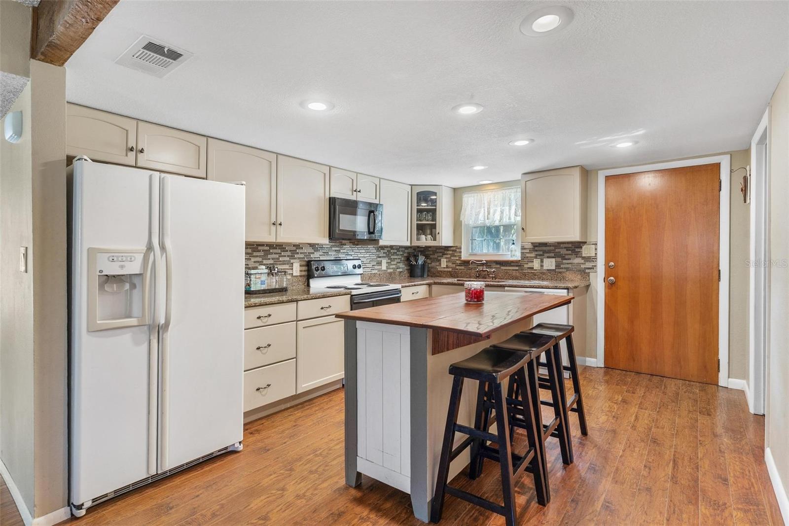 2917 LAKE GRIFFIN RD, LADY LAKE, FL — photo 41