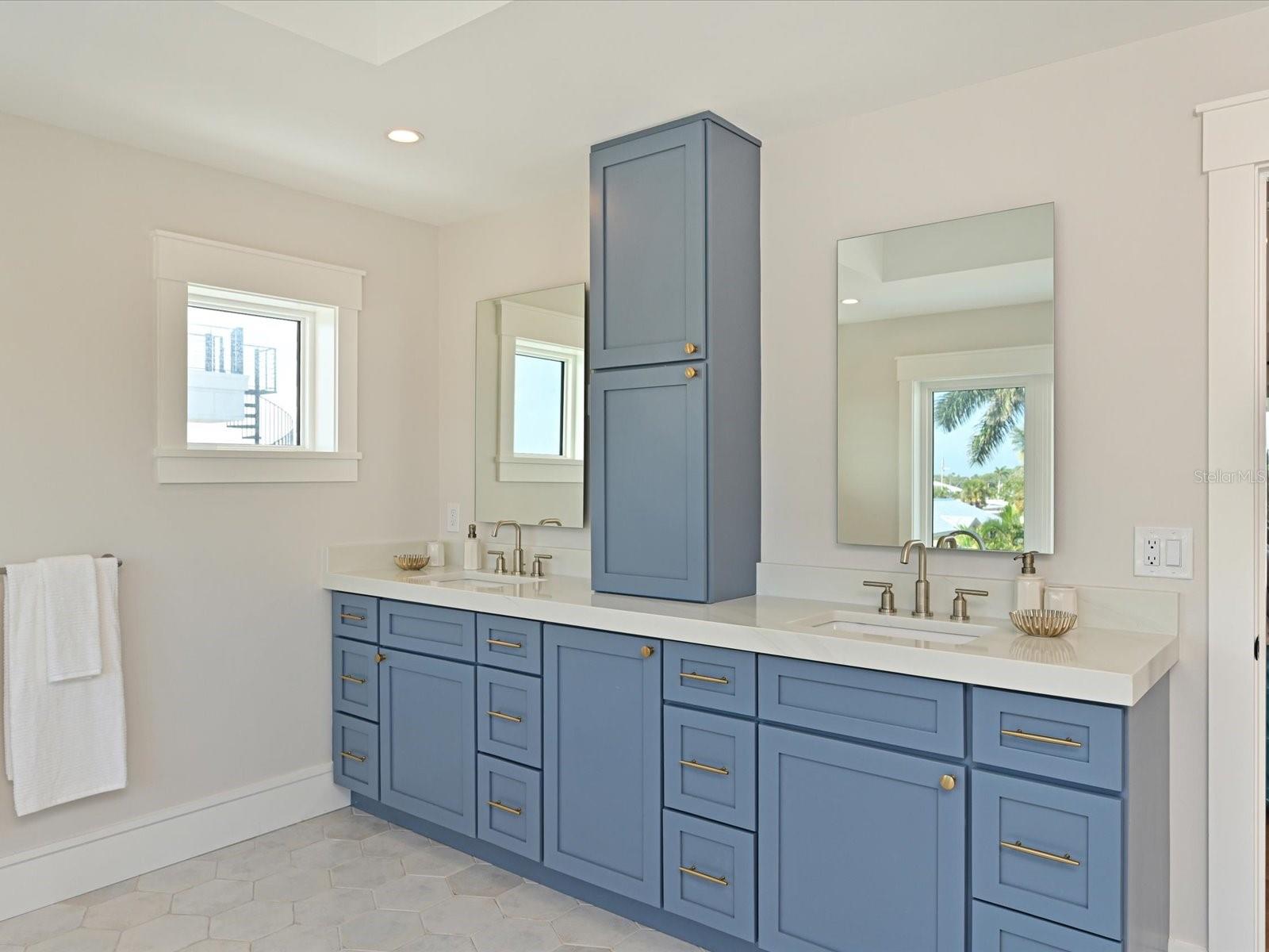 303 55TH ST, HOLMES BEACH, FL — photo 29