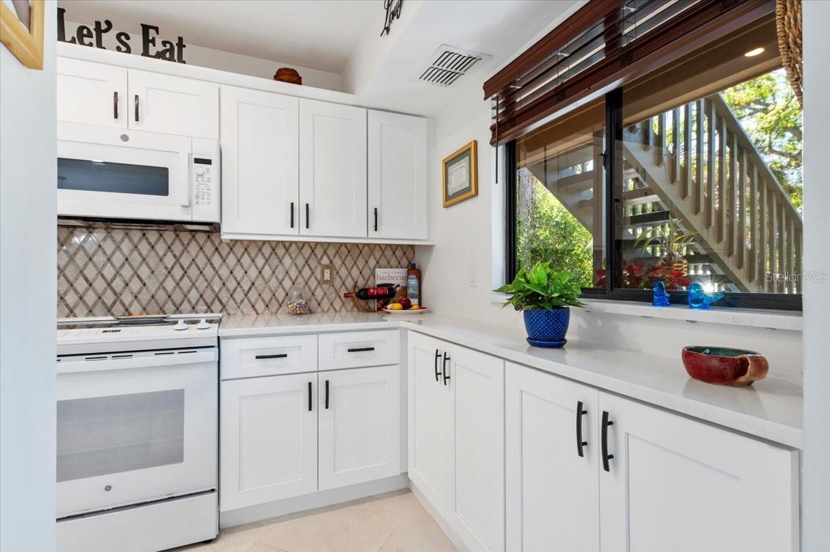 1708 GLENHOUSE DR #313, SARASOTA, FL — photo 4