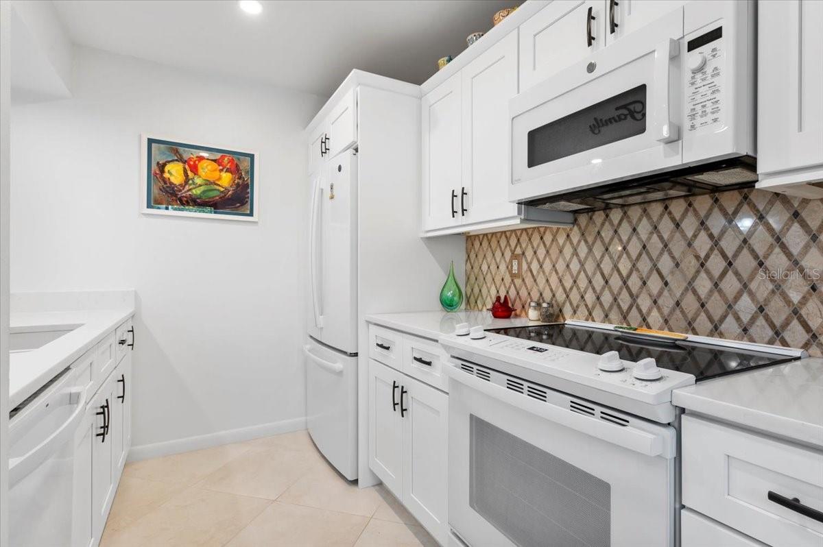 1708 GLENHOUSE DR #313, SARASOTA, FL — photo 5