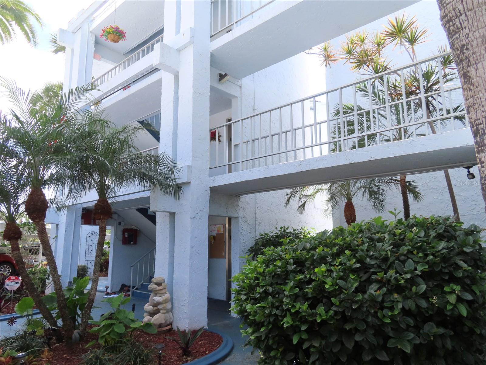 225 COUNTRY CLUB DR #C225, LARGO, FL — photo 2