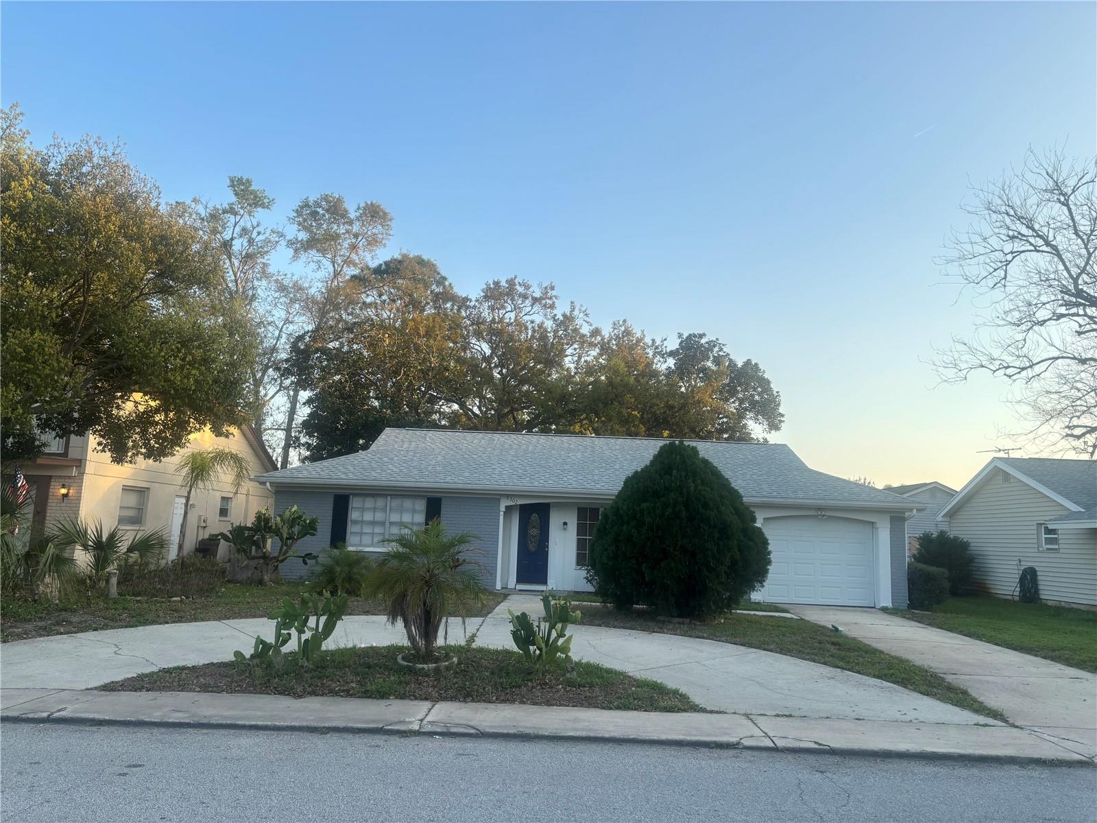 8302 SPLIT RAIL LN, HUDSON, FL — photo 2