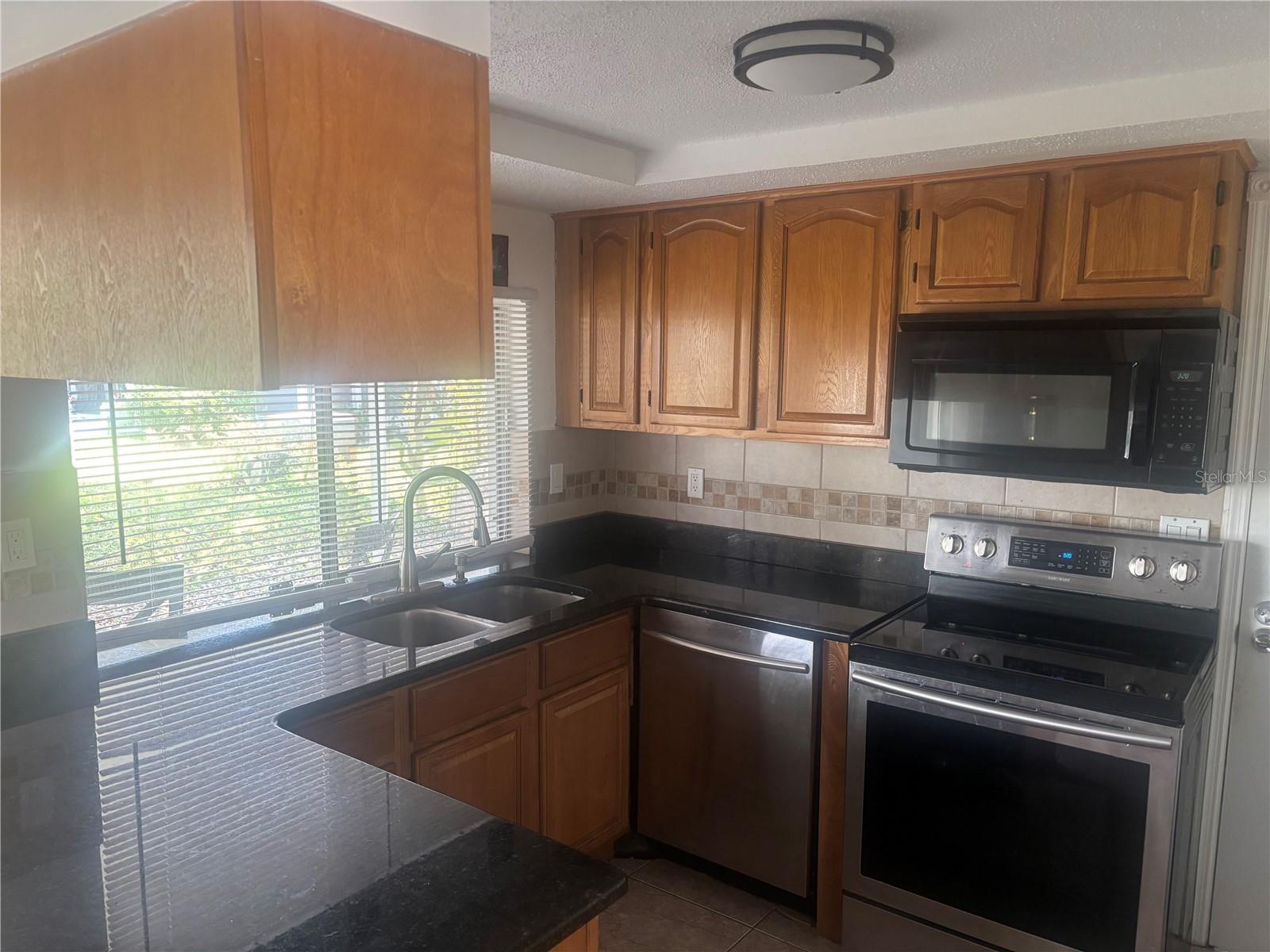 8302 SPLIT RAIL LN, HUDSON, FL — photo 4