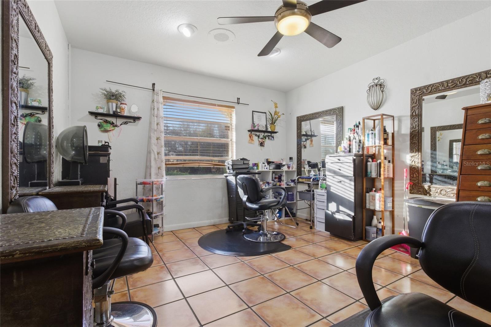 9729 N ARMENIA AVE, TAMPA, FL — photo 22
