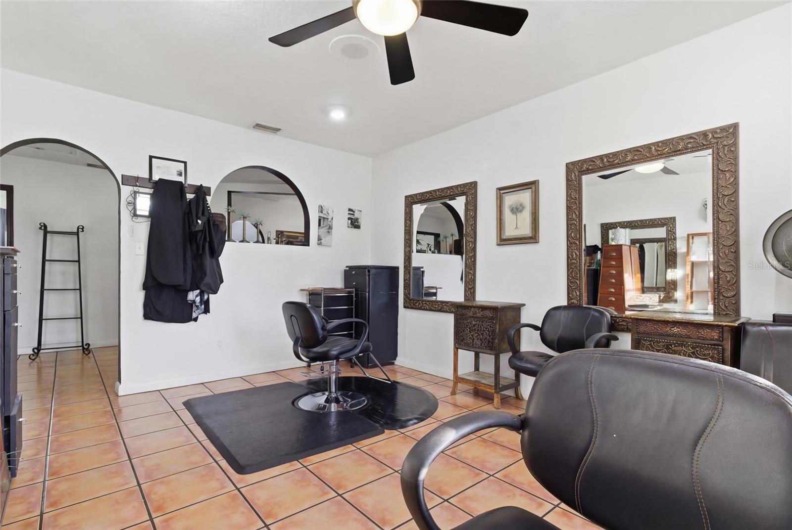 9729 N ARMENIA AVE, TAMPA, FL — photo 23