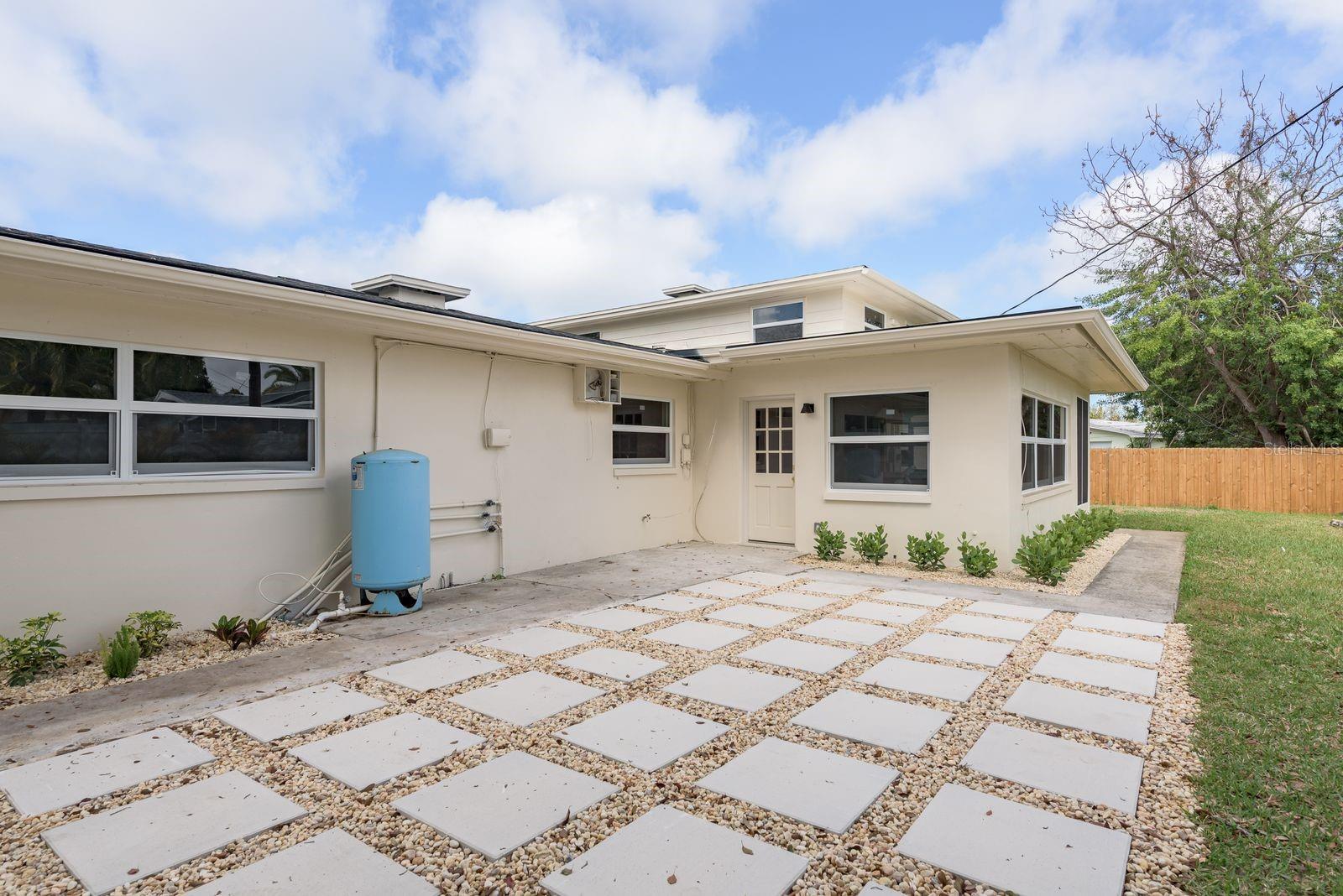 2347 WATROUS DR, DUNEDIN, FL — photo 58