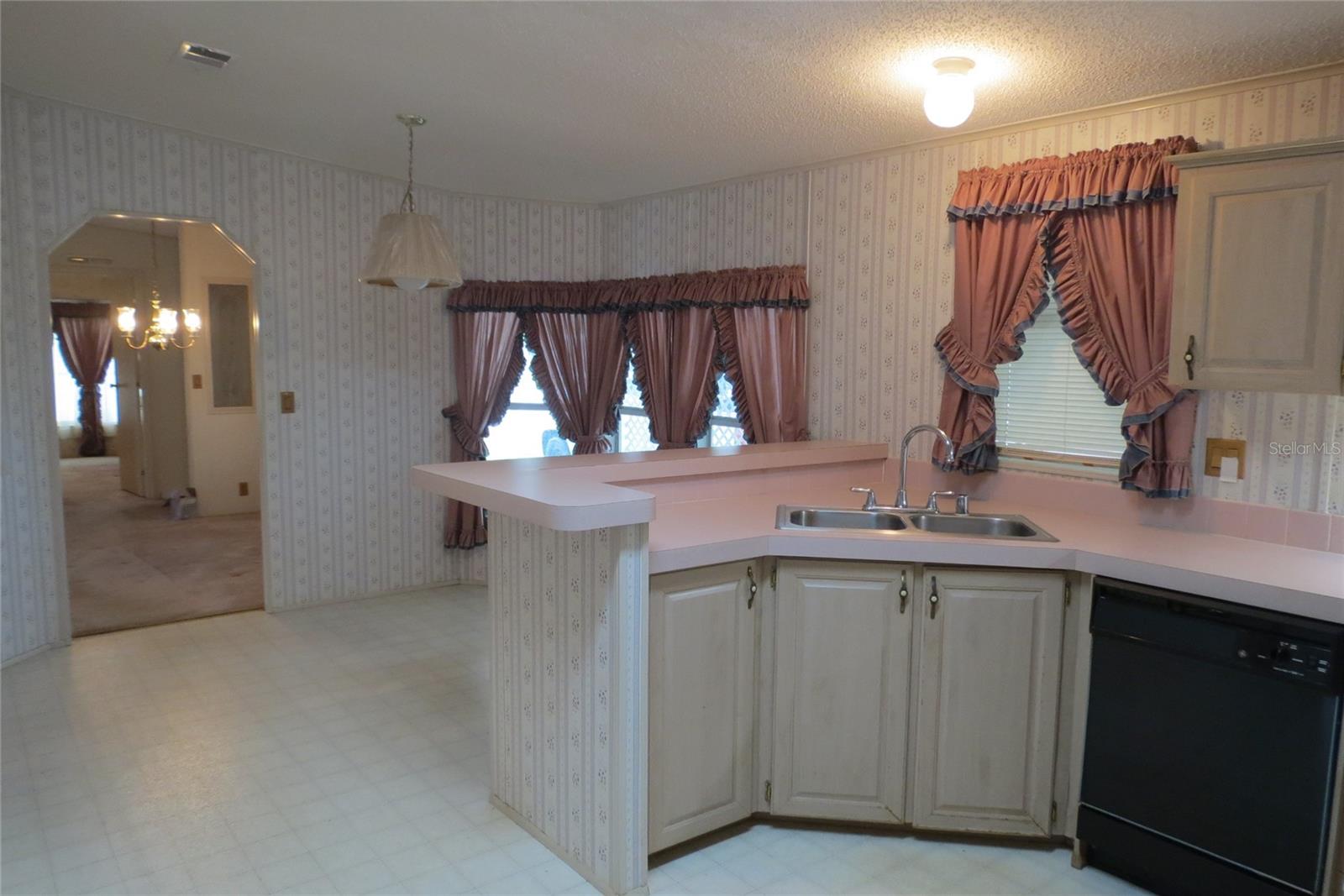 36603 JODI AVE, ZEPHYRHILLS, FL — photo 9